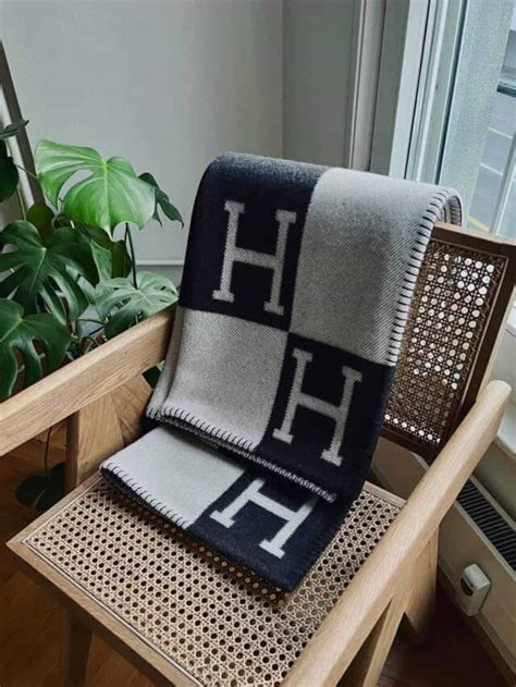 hermes avalon blanket review